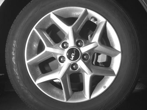 Used 2025 Kia Soul LX w/ LX Technology Package FWD image 16