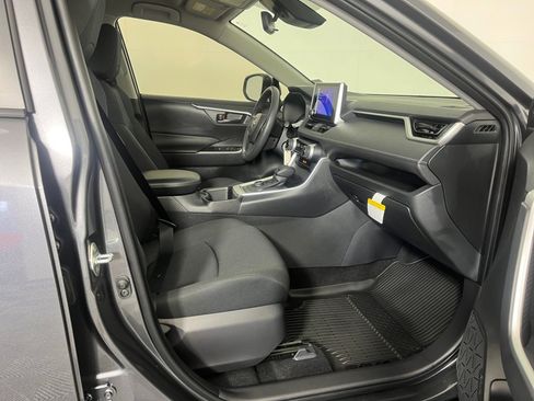 Certified 2025 Toyota RAV4 LE image 28
