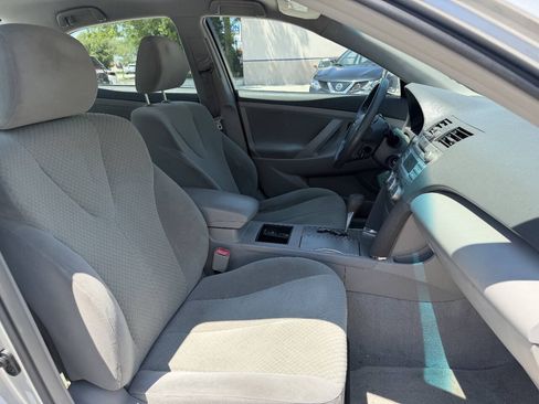 Used 2009 Toyota Camry LE FWD image 10