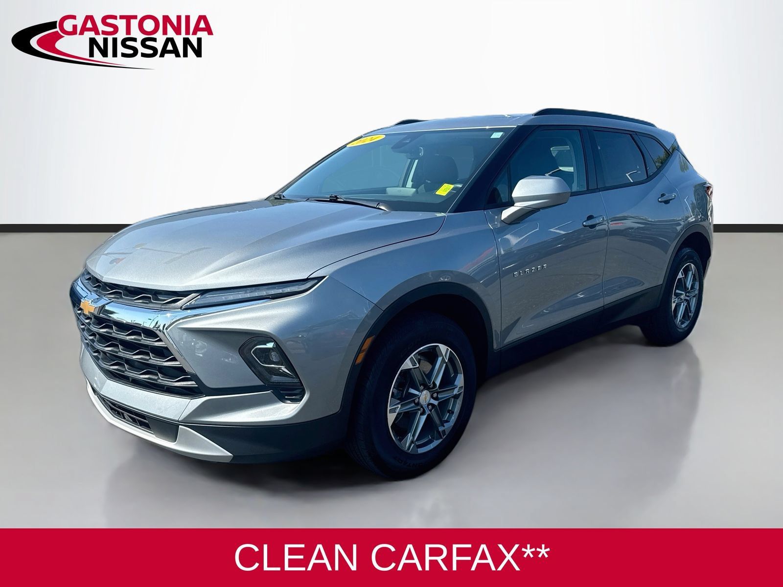 Used 2024 Chevrolet Blazer LT w/ Convenience Package FWD image 3