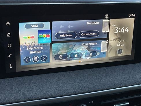 Used 2025 Nissan Kicks SV image 30