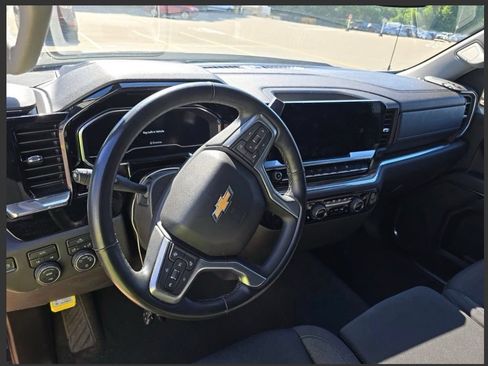 Used 2023 Chevrolet Silverado 1500 LT AWD/4WD image 5