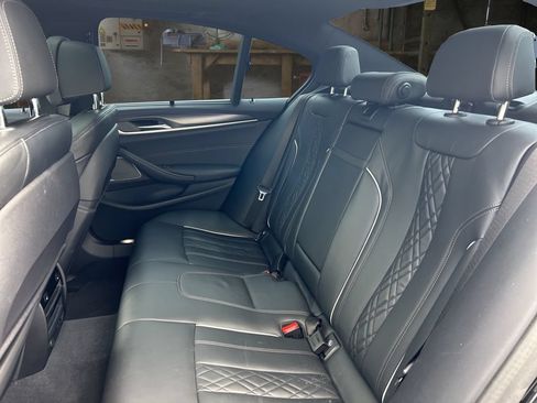 Used 2023 BMW M550i xDrive w/ Executive Package AWD/4WD image 16