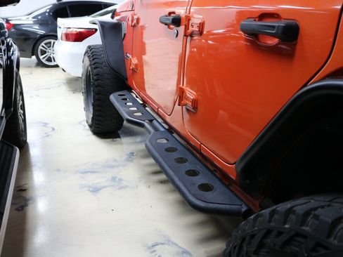 Used 2019 Jeep Wrangler Unlimited Sport image 8