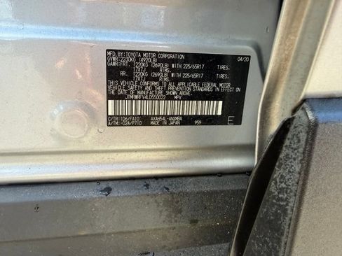 Used 2020 Toyota RAV4 XLE w/ Convenience Package AWD/4WD image 18