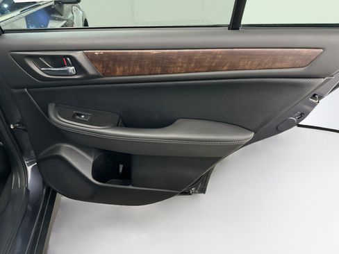 Used 2017 Subaru Outback 2.5i Limited AWD/4WD image 33