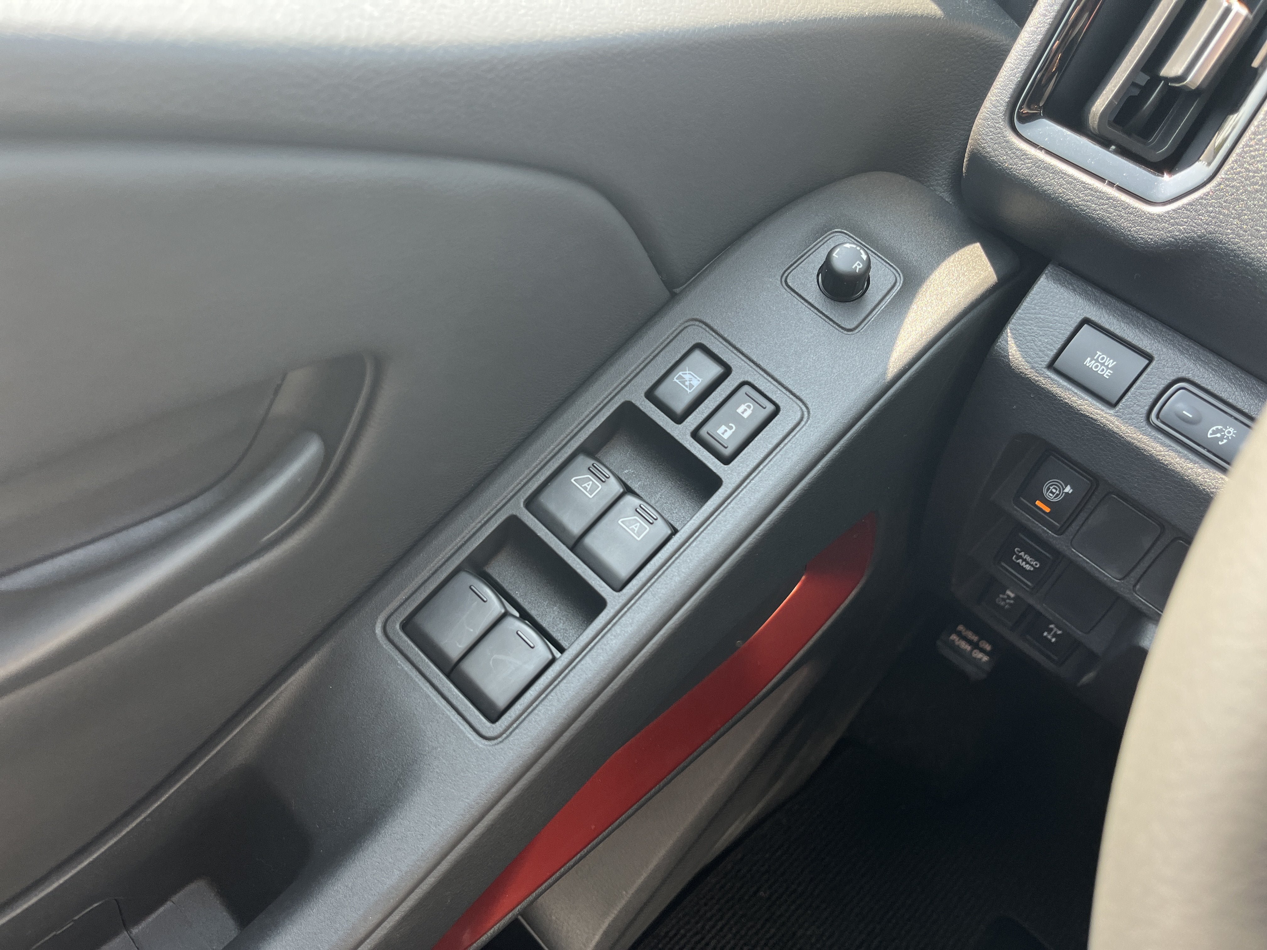 New 2026 Nissan Frontier PRO-4X w/ Pro-4x Convenience Package AWD/4WD image 18