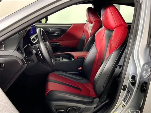 Used 2024 Lexus ES 300h F Sport image 7