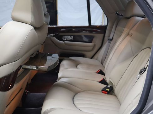 Used 1999 Bentley Arnage Green Label RWD image 18