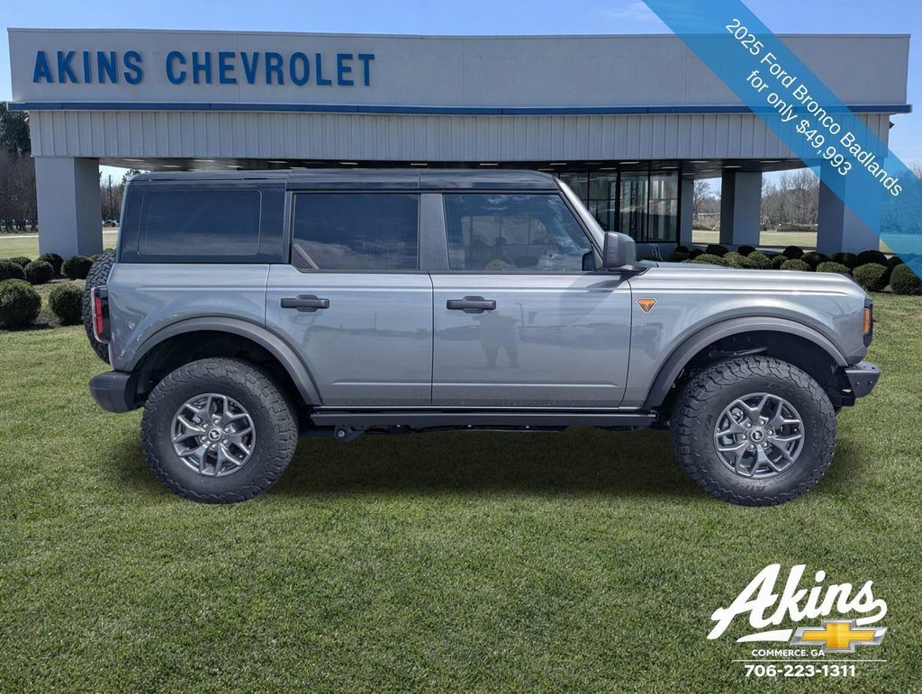 Used 2025 Ford Bronco Badlands AWD/4WD image 4