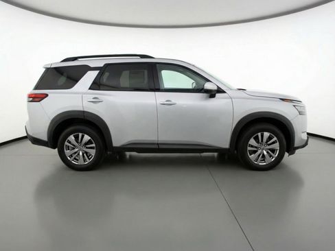 Used 2025 Nissan Pathfinder SV AWD/4WD image 11