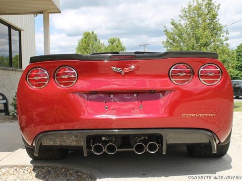 Used 2011 Chevrolet Corvette Grand Sport w/ Preferred Equipment Group RWD image 16