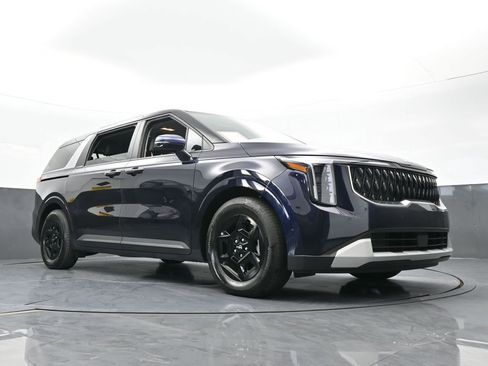 Used 2025 Kia Carnival image 66