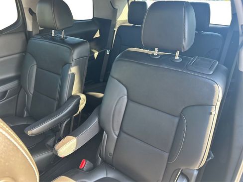 Used 2020 GMC Acadia SLT w/ Premium Package image 19