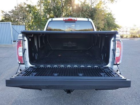 Used 2019 GMC Canyon SLE w/ SLE Convenience Package image 9