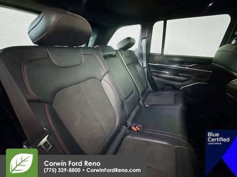 Used 2022 Jeep Grand Cherokee Trailhawk AWD/4WD image 31
