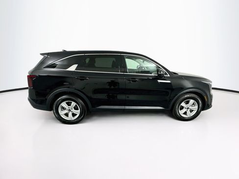 Used 2026 Kia Sorento LX FWD image 10