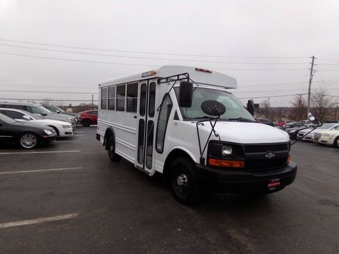 Used 2007 Chevrolet Express 3500 w/ School Bus Package RWD image 4