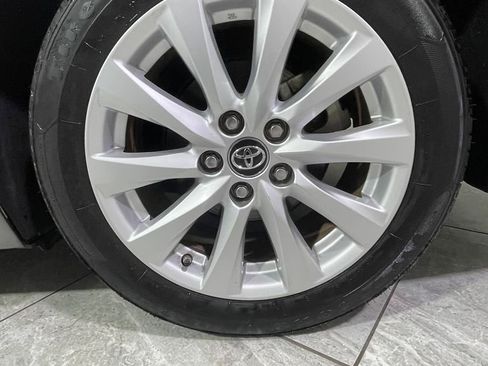 Used 2018 Toyota Camry LE image 22