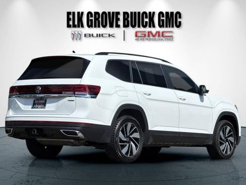 Used 2024 Volkswagen Atlas SE AWD/4WD image 4