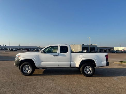 Used 2023 Toyota Tacoma SR RWD image 11