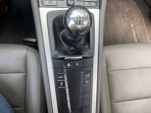 Used 2018 Porsche 718 Cayman RWD image 12