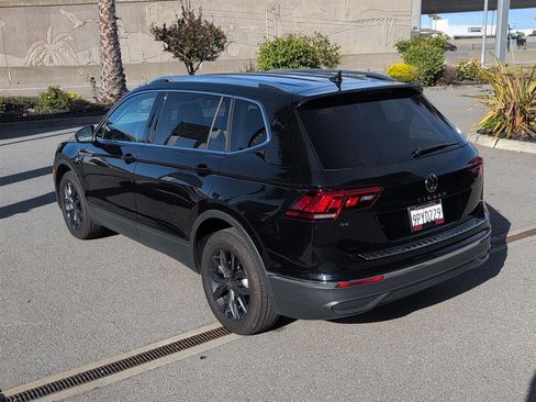 Used 2024 Volkswagen Tiguan SE FWD image 8