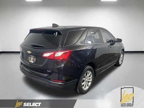 Used 2021 Chevrolet Equinox LS w/ LS Convenience Package AWD/4WD image 5