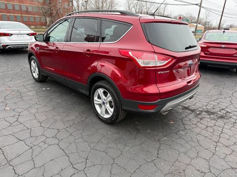 Used 2016 Ford Escape SE w/ Equipment Group 201A image 4