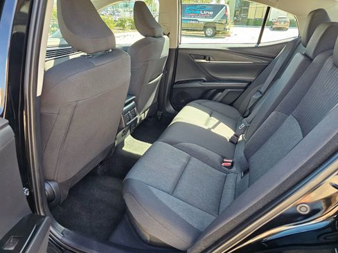Used 2025 Toyota Camry LE image 19
