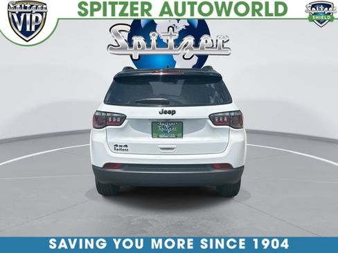 Used 2023 Jeep Compass Latitude w/ Sun and Sound Group AWD/4WD image 8