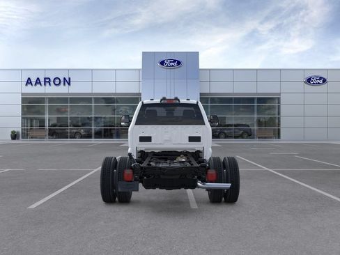 New 2025 Ford F550 4x4 Regular Cab Super Duty w/ XL Chrome Package image 7