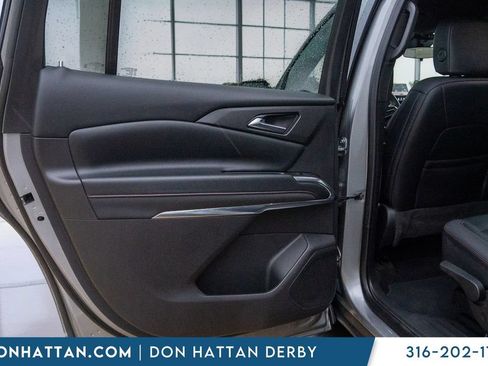 Used 2025 Chevrolet Traverse Z71 AWD/4WD image 18