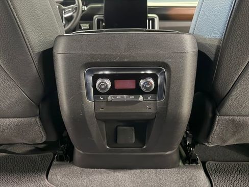 Certified 2025 GMC Yukon Denali image 29