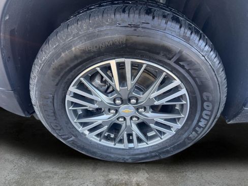 Used 2024 Chevrolet Traverse LT AWD/4WD image 38
