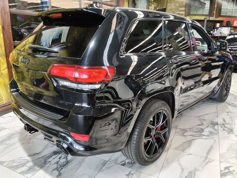 Used 2019 Jeep Grand Cherokee SRT image 4
