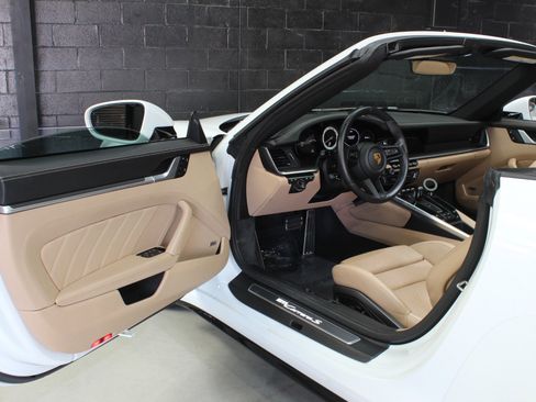 Used 2022 Porsche 911 Carrera S image 42
