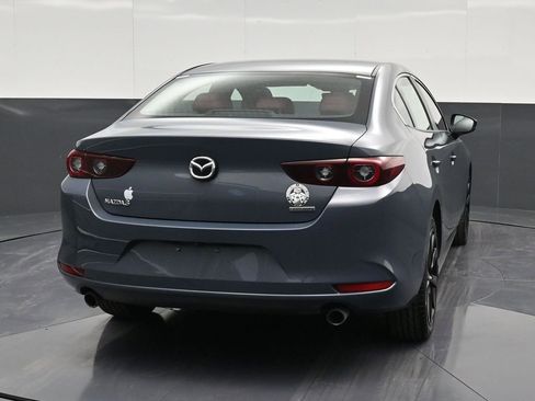Used 2022 MAZDA MAZDA3 s FWD image 2