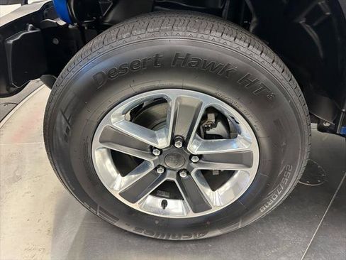 Certified 2022 Jeep Wrangler Unlimited Sahara image 32