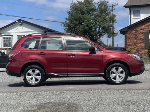 Used 2016 Subaru Forester 2.5i w/ Alloy Wheel Package image 2