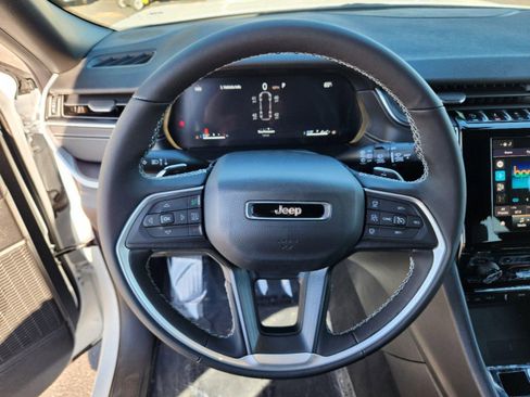 New 2025 Jeep Grand Cherokee L Altitude image 6