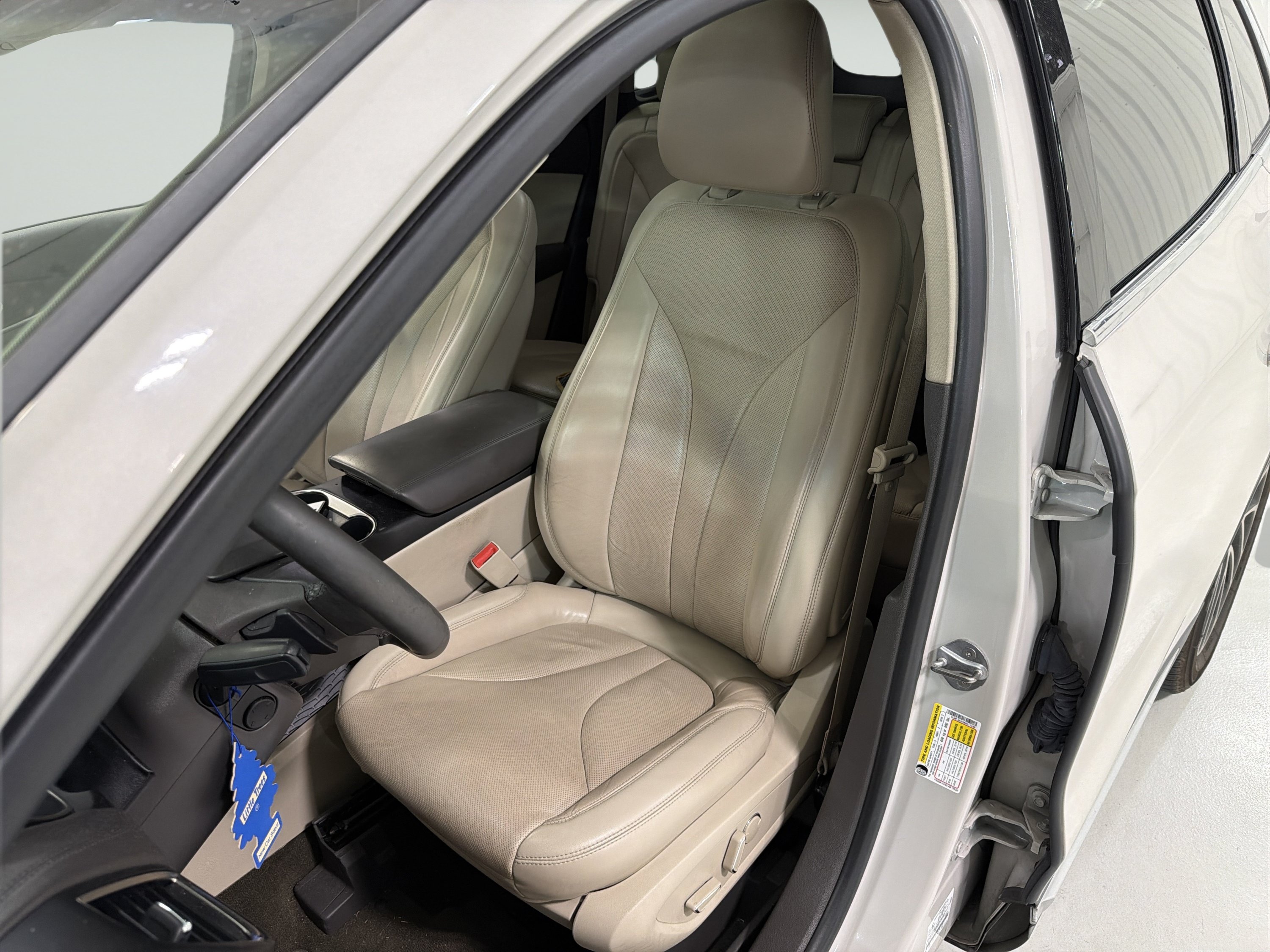 Used 2019 Lincoln Nautilus Reserve FWD image 11