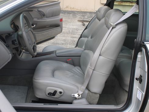Used 1999 Buick Riviera Supercharged Coupe FWD image 13