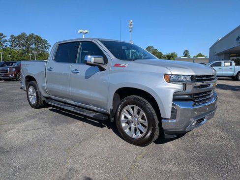 Used 2022 Chevrolet Silverado 1500 LTZ AWD/4WD image 3