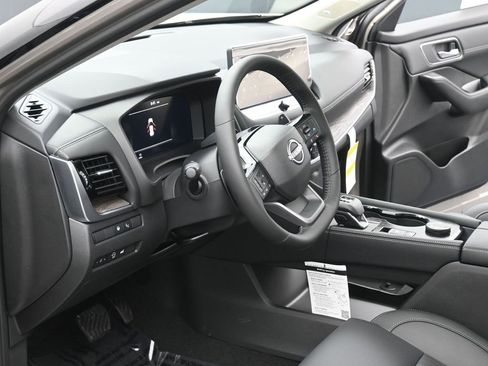 New 2026 Nissan Rogue Platinum w/ Tech Package image 7