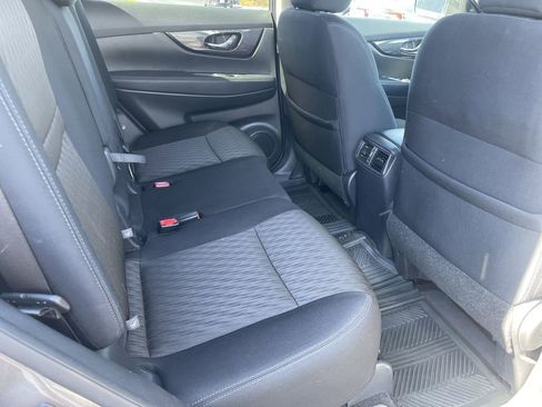 Used 2017 Nissan Rogue SV image 23