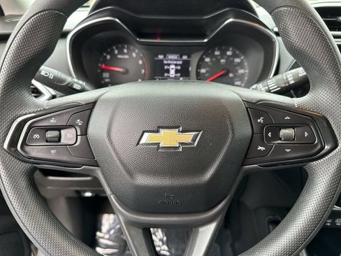 Used 2023 Chevrolet TrailBlazer LT w/ Convenience Package FWD image 22