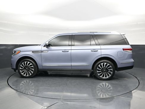 Used 2024 Lincoln Navigator Black Label AWD/4WD image 2