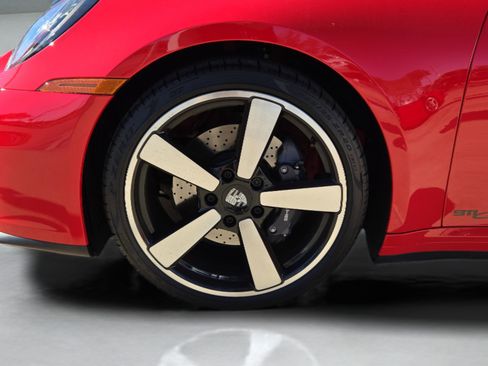 Certified 2025 Porsche 911 Carrera image 30