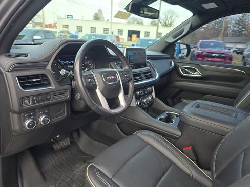 Used 2021 GMC Yukon SLT w/ SLT Premium Package image 24
